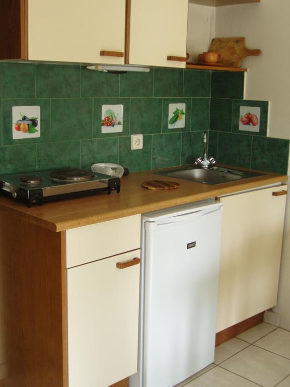 Aris Apartments Jeráni Haníon Kültér fotó