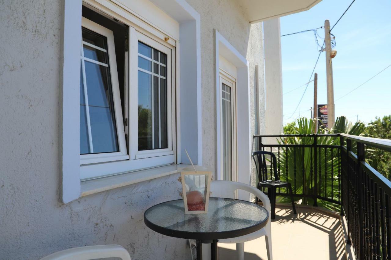 Aris Apartments Jeráni Haníon Kültér fotó